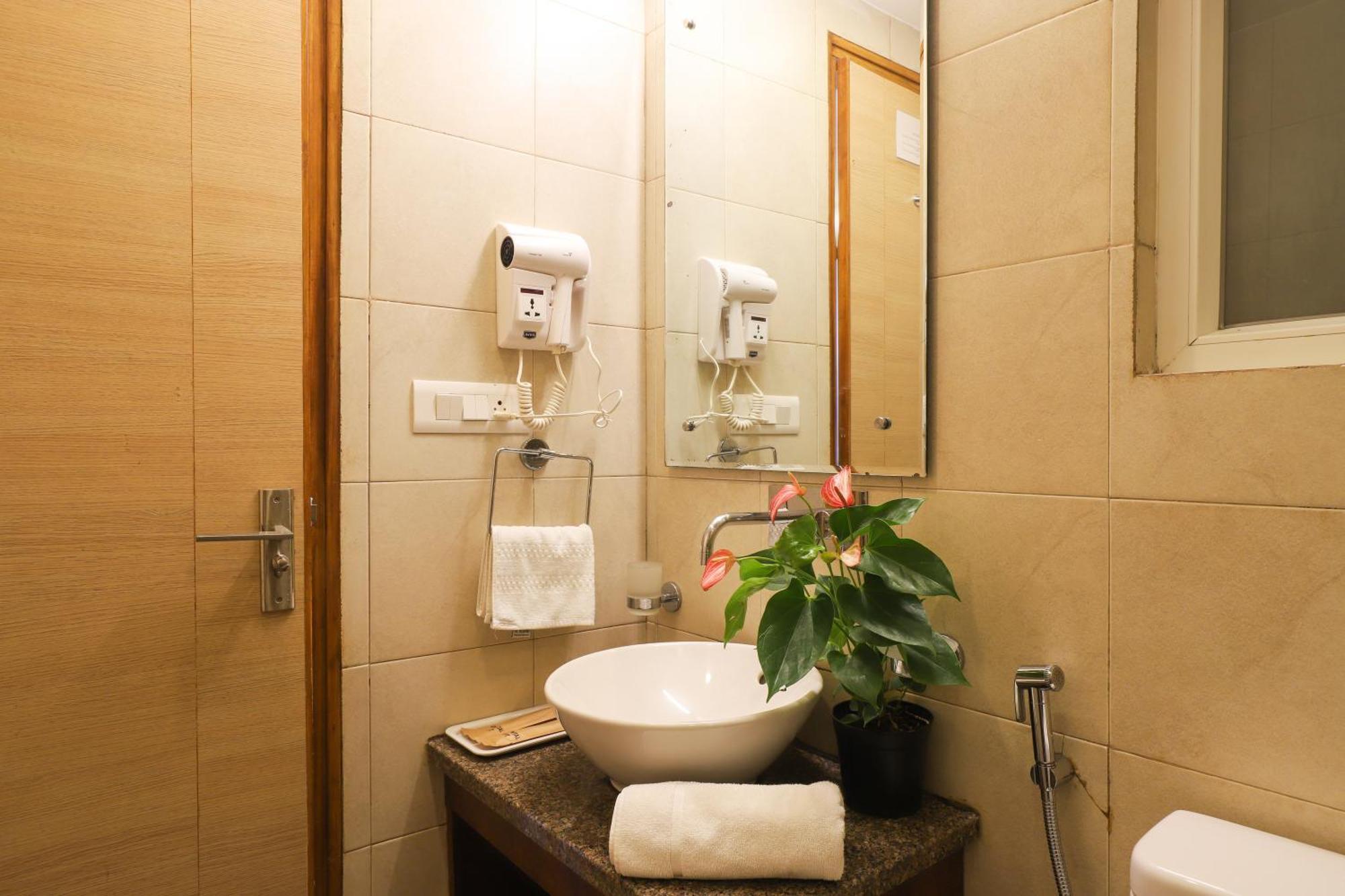 Veera Strand Park Serviced Apartments Near Calangute Exterior photo